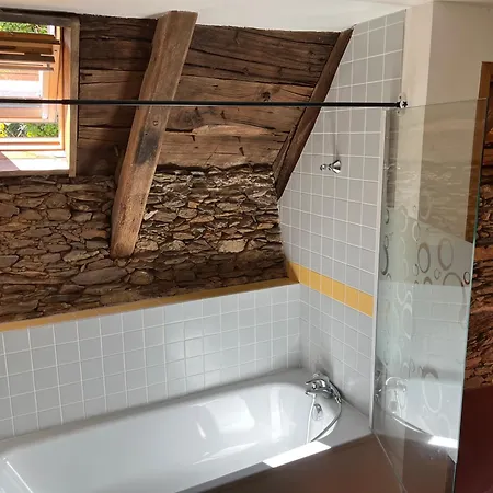 Holiday home La Grange, Historisch 17e Eeuws Natuurhuisje Voor 2 Personen